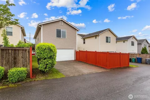 Exterior - 3919 154th Pl SE, Bothell, WA 98012 photo 5 of 5