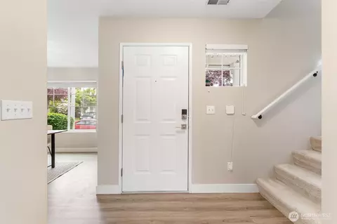 Entry Way - 3919 154th Pl SE, Bothell, WA 98012 photo 2 of 5
