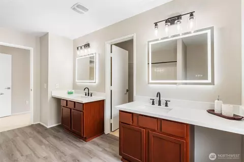 Bath - 3919 154th Pl SE, Bothell, WA 98012 photo 3 of 5