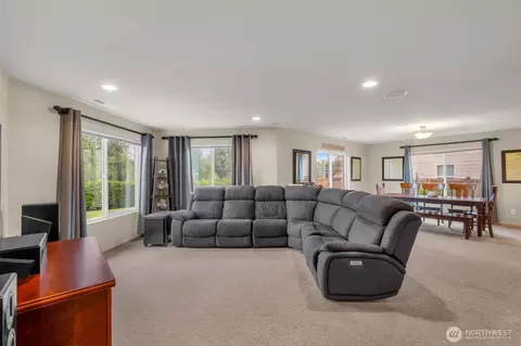 Living - 20489 Rustic View Rd SE, Monroe, WA 98272 photo 5 of 6