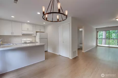 10819 NE 37th Pl #224, Bellevue, WA 98004