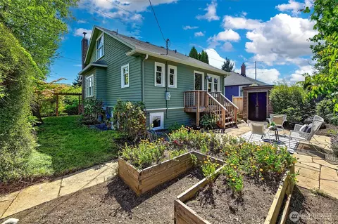 1002 NW 70th St, Seattle, WA 98117