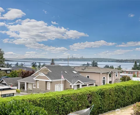 122 8th Ave, Kirkland, WA 98033