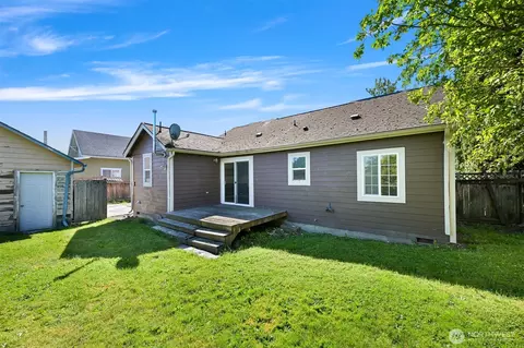 Exterior - 406 W Main St, Everson, WA 98247 photo 6 of 8