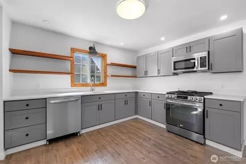 Kitchen - 406 W Main St, Everson, WA 98247 photo 3 of 4