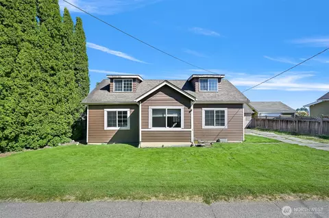 Exterior - 406 W Main St, Everson, WA 98247 photo 2 of 8