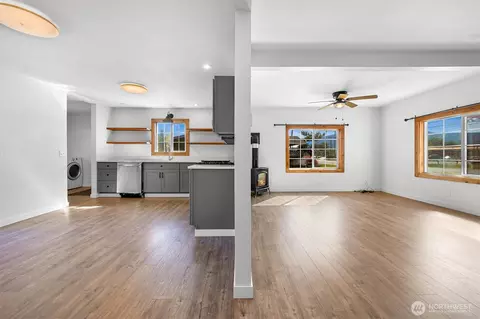 Living - 406 W Main St, Everson, WA 98247 photo 4 of 5