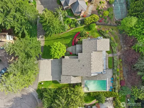 20005 NE 42nd St, Sammamish, WA 98074