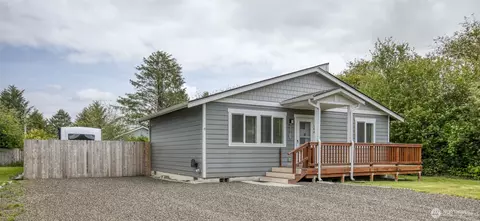 164 N Oar Loop NW, Ocean Shores, WA 98569