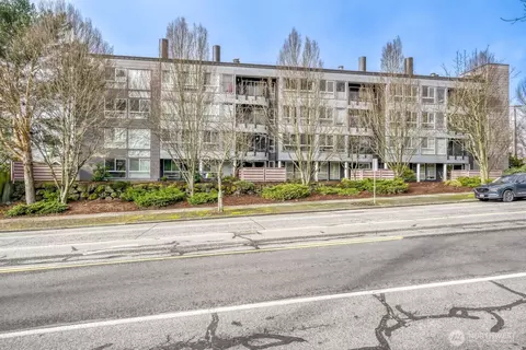 3501 SW Holden St #303, Seattle, WA 98126