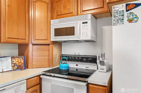 Kitchen - 2619 Rucker Ave #2, Everett, WA 98201 photo 2 of 3