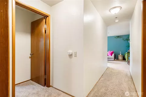Entry Way - 2619 Rucker Ave #2, Everett, WA 98201 photo 4 of 5