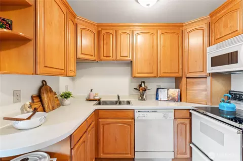 Kitchen - 2619 Rucker Ave #2, Everett, WA 98201 photo 1 of 3