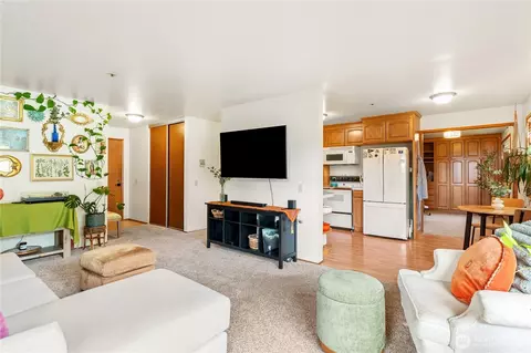 Living - 2619 Rucker Ave #2, Everett, WA 98201 photo 4 of 4