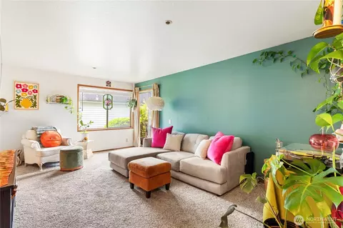Living - 2619 Rucker Ave #2, Everett, WA 98201 photo 1 of 4