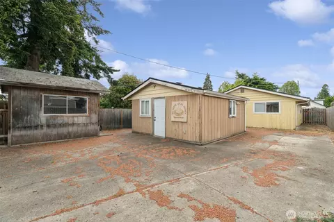 Exterior - 1940 Wilson Ave, Enumclaw, WA 98022 photo 7 of 7