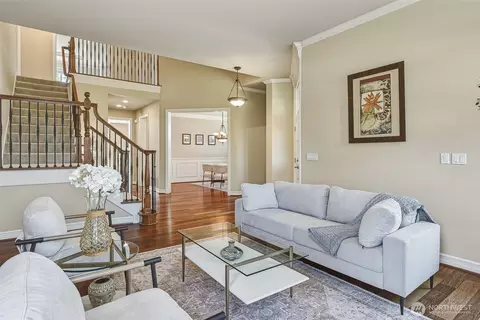 Living - 3932 221st Pl SE, Bothell, WA 98021 photo 2 of 4
