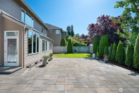 Exterior - 3932 221st Pl SE, Bothell, WA 98021 photo 3 of 4