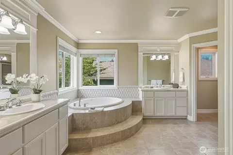 Bath - 3932 221st Pl SE, Bothell, WA 98021 photo 2 of 5