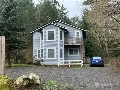 21007 Tramp Harbor Rd SW, Vashon, WA 98070