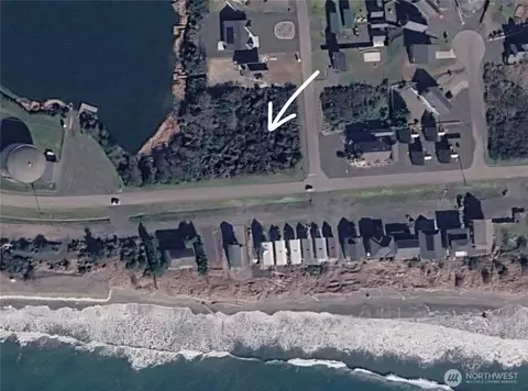 1099 Wawona Ave SE, Ocean Shores, WA 98569