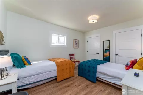 Bedroom - 507 E Wapato Ave, Chelan, WA 98816 photo 3 of 11
