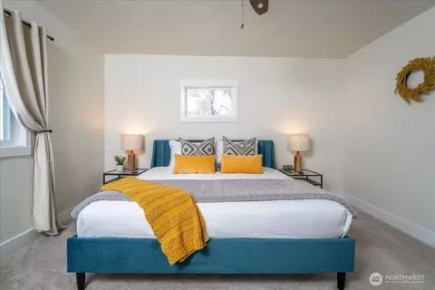 Bedroom - 507 E Wapato Ave, Chelan, WA 98816 photo 10 of 11