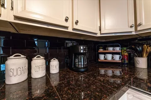 Kitchen - 507 E Wapato Ave, Chelan, WA 98816 photo 4 of 4
