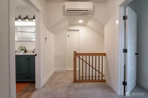 Entry Way - 507 E Wapato Ave, Chelan, WA 98816 photo 1 of 1