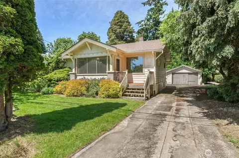 1610 E Maplewood Ave, Bellingham, WA 98225