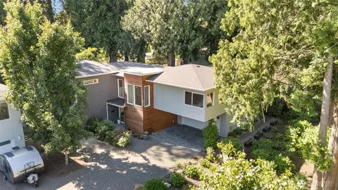 11217 110th Ave NE, Kirkland, WA 98033