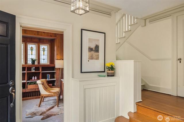 1208 E Newton St, Seattle, WA 98102
