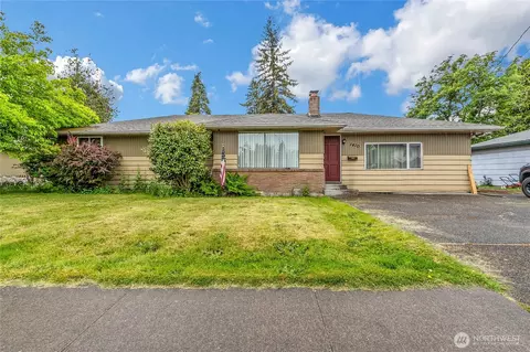 1410 7th Ave SW, Puyallup, WA 98371
