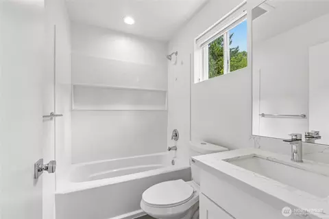 Bath - 17510 W Main St #E103, Monroe, WA 98272 photo 1 of 2