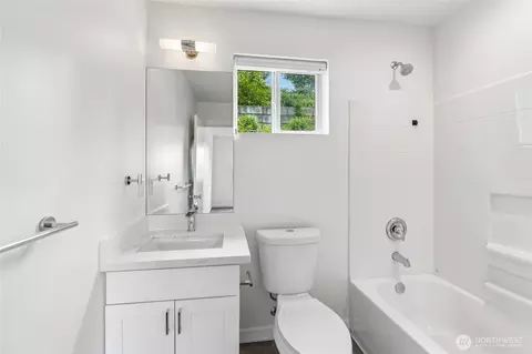 Bath - 17510 W Main St #E103, Monroe, WA 98272 photo 2 of 2