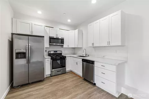 Kitchen - 17510 W Main St #E103, Monroe, WA 98272 photo 2 of 2