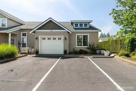 959 Aaron Dr #E107, Lynden, WA 98264