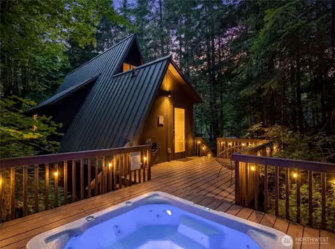 11857 Tye River Rd NE, Skykomish, WA 98288