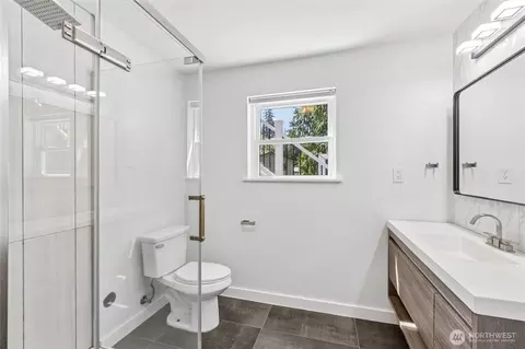 Bath - 2210 171st Pl SE, Bothell, WA 98012 photo 3 of 4