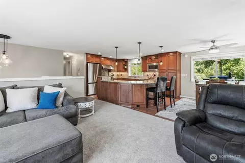 Kitchen - 46216 287th Ave SE, Enumclaw, WA 98022 photo 1 of 5