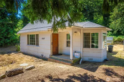 12027 10th Ave S, Seattle, WA 98168