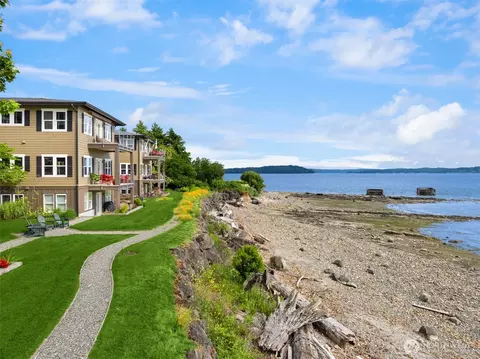 9551 NE South Beach Dr #3H, Bainbridge Island, WA 98110