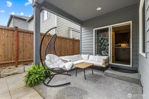 Exterior - 3501 226th Pl SE, Bothell, WA 98021 photo 4 of 6