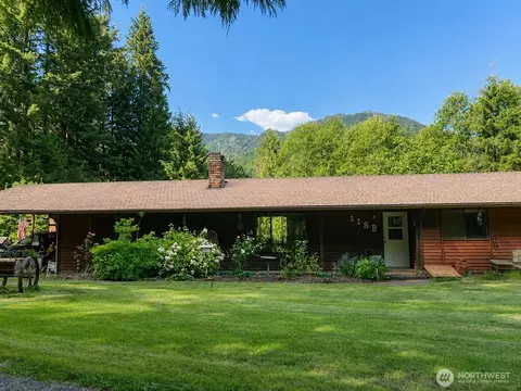 118 B Dodge Rd #B, Morton, WA 98356