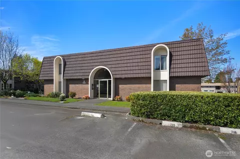 11008 NE 68th St #728, Kirkland, WA 98033
