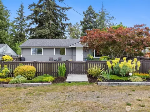 1826 N 199th St, Shoreline, WA 98133