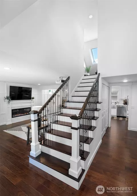 Entry Way - 2825 165th Pl SE, Bothell, WA 98012 photo 1 of 2