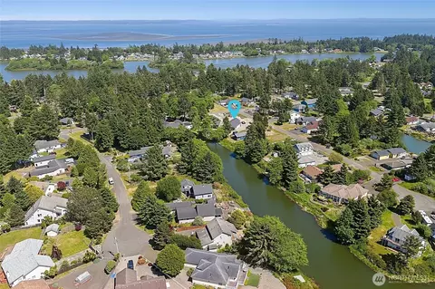 647 Skamokawa Ct SE, Ocean Shores, WA 98569