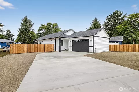 647 Skamokawa Ct SE, Ocean Shores, WA 98569