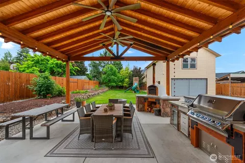 104 35th St NW, East Wenatchee, WA 98802